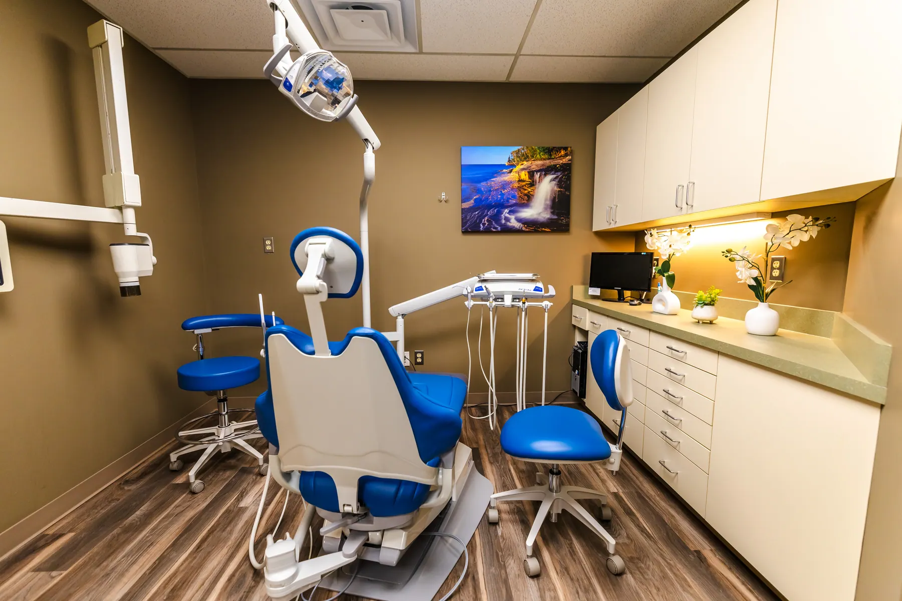 Smile Brightly Dentistry office tour photo 7
